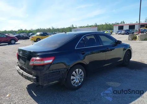 2011 Toyota Camry z USA, uszkodzony, nr VIN 4T1BF3EK6BU708750